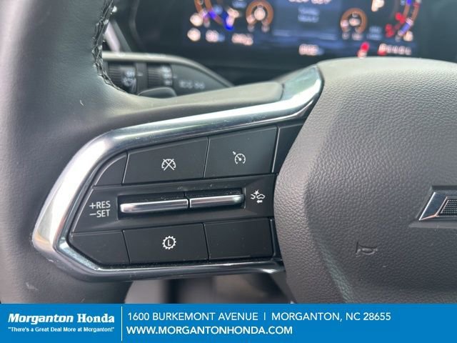 Used 2025 Chevrolet Suburban Z71 w/ Comfort Package image 21