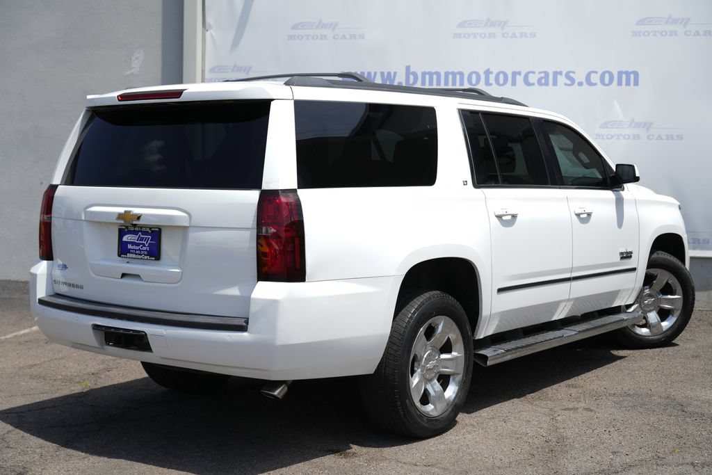 Used 2018 Chevrolet Suburban LT w/ LT Signature Package RWD image 3
