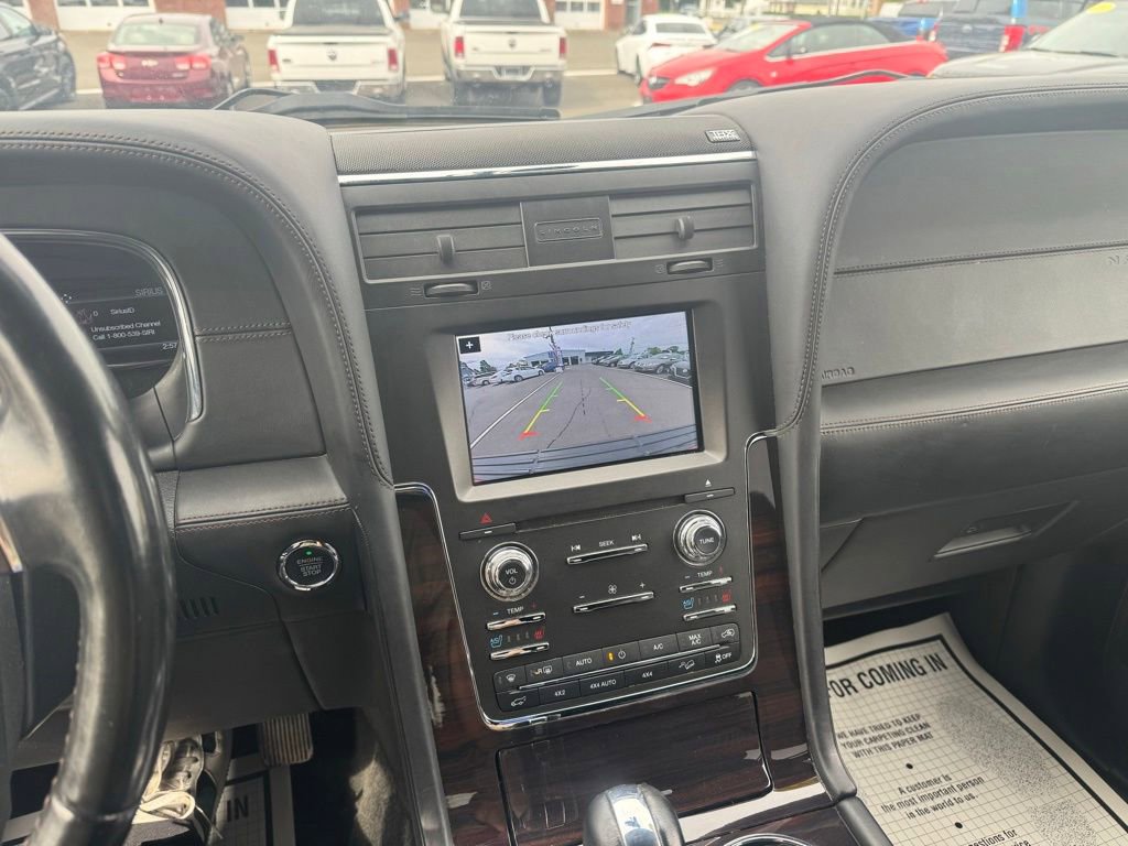Used 2017 Lincoln Navigator Reserve AWD/4WD image 38
