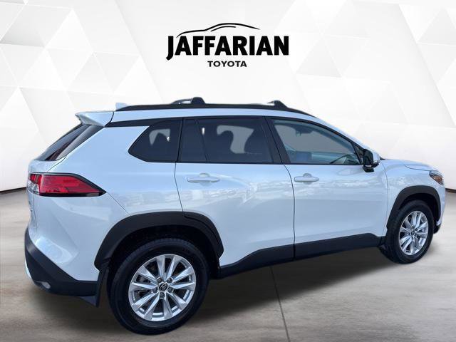 Certified 2023 Toyota Corolla Cross LE image 5