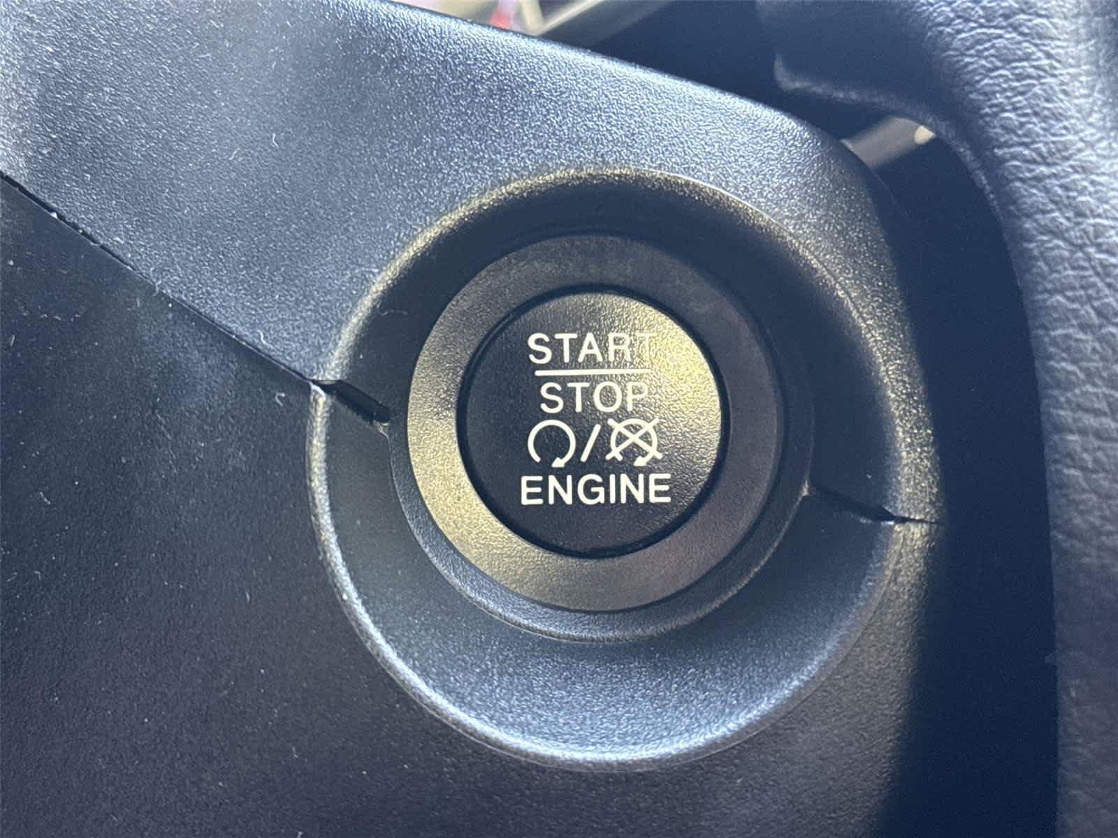 Used 2019 Jeep Compass Latitude w/ Cold Weather Group AWD/4WD image 27