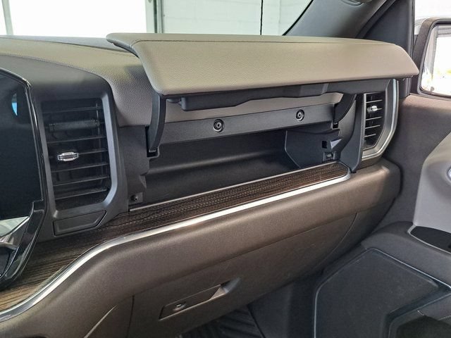 Used 2025 Chevrolet Silverado 1500 LT AWD/4WD image 18