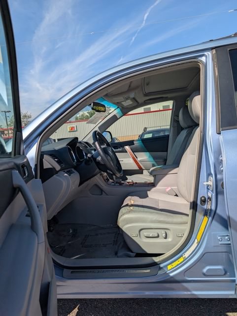 Used 2008 Toyota Highlander Limited w/ Tow Pkg FWD image 7