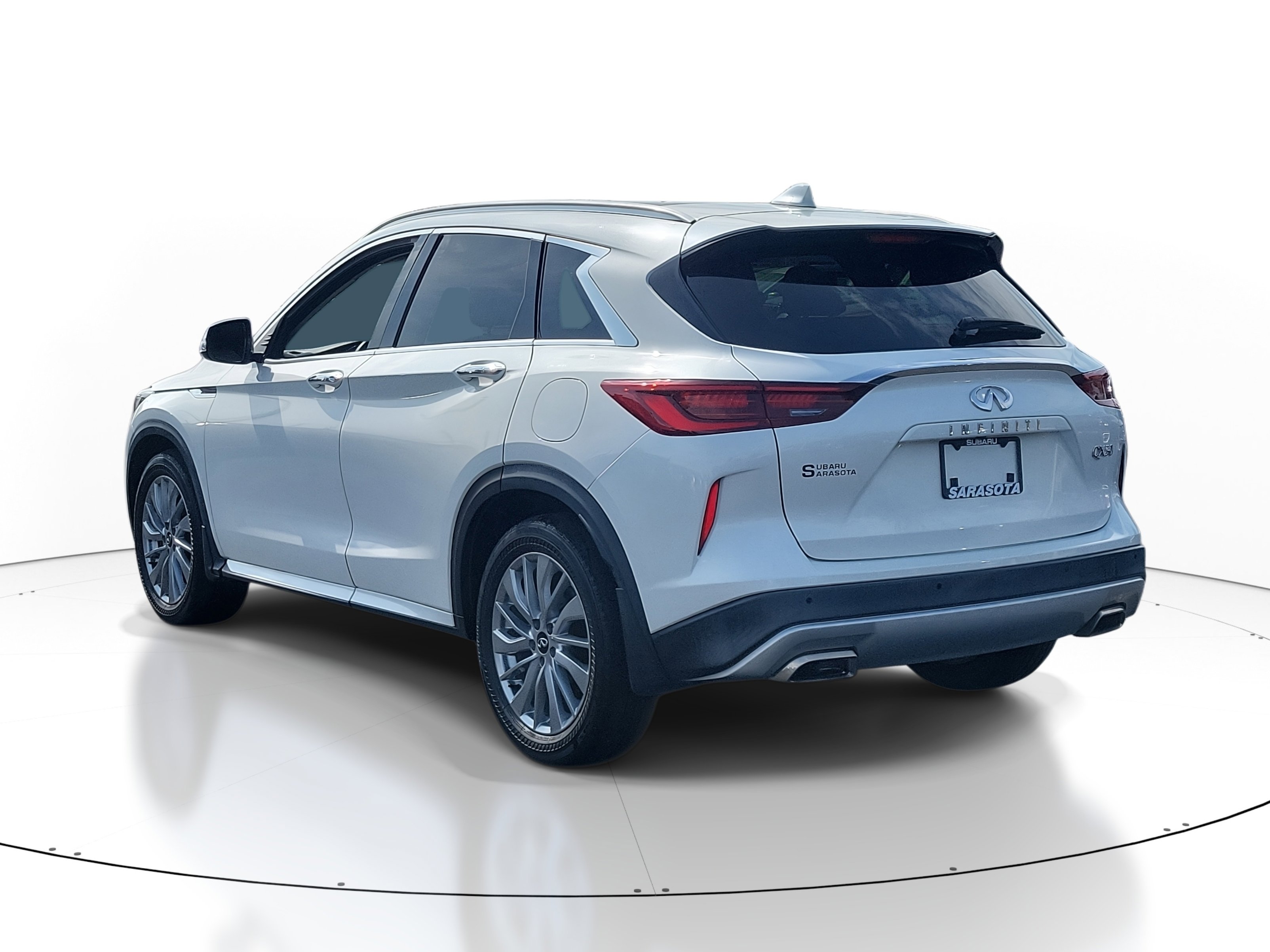 Used 2023 INFINITI QX50 Luxe image 4