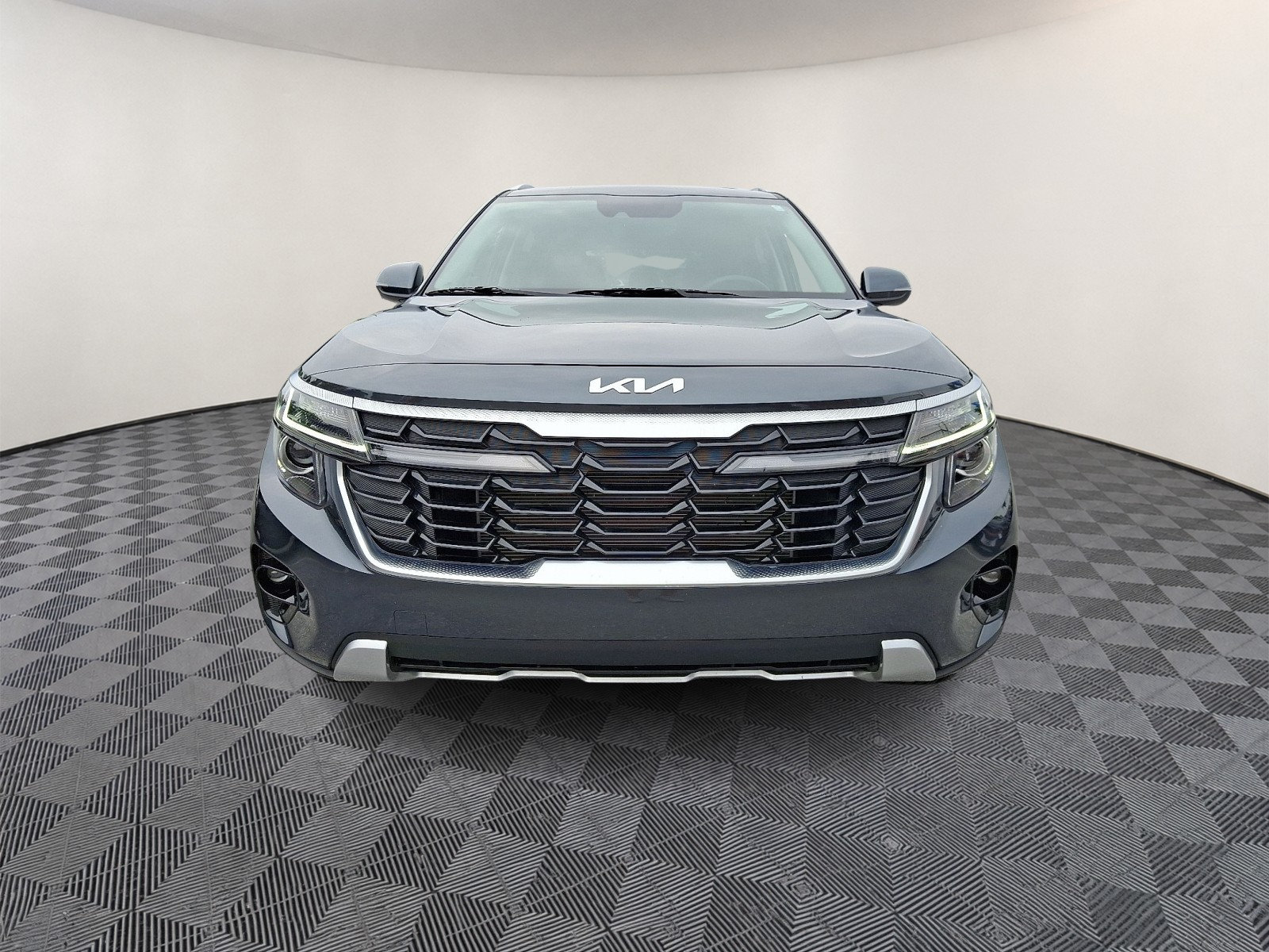 Certified 2024 Kia Seltos EX AWD/4WD image 2
