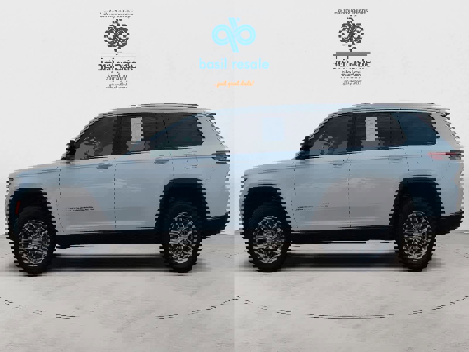 Used 2023 Jeep Grand Cherokee L Laredo w/ Luxury Tech Group I image 5