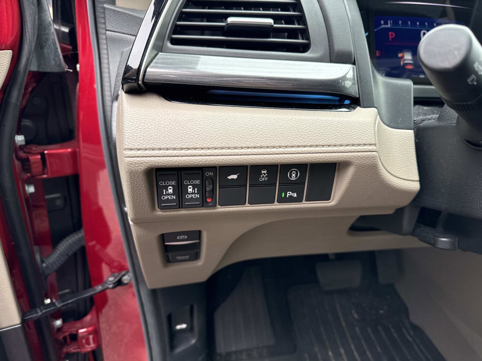 Used 2024 Honda Odyssey Elite image 32