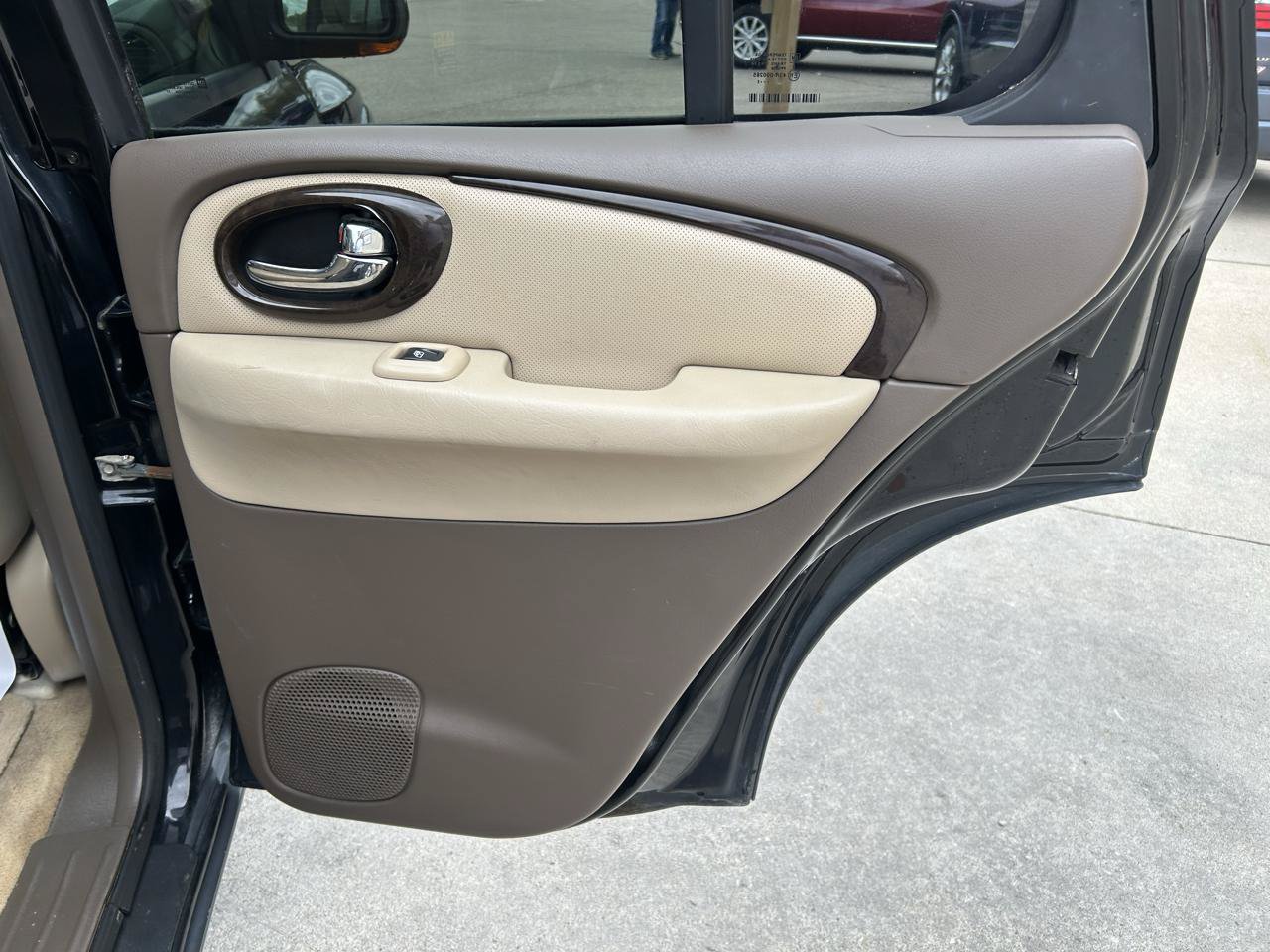 Used 2005 Buick Rainier CXL AWD/4WD image 15