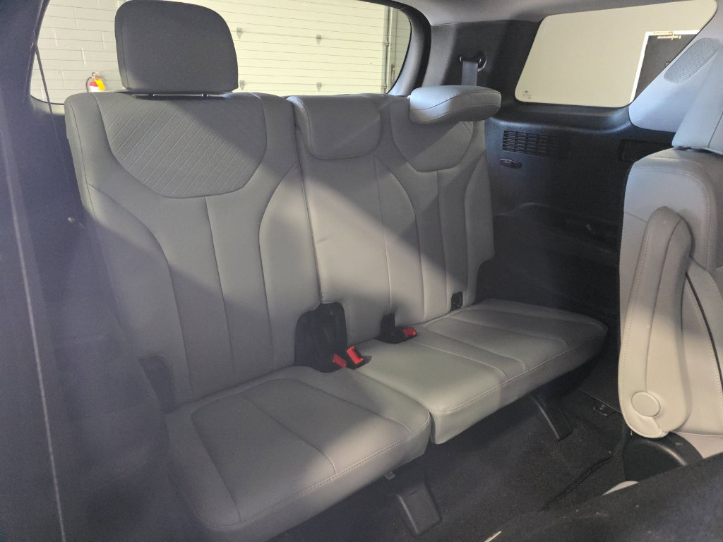Used 2021 Hyundai Palisade SEL w/ Premium Package image 10
