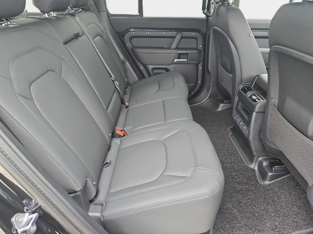 New 2026 Land Rover Defender 110 X-Dynamic SE AWD/4WD image 11