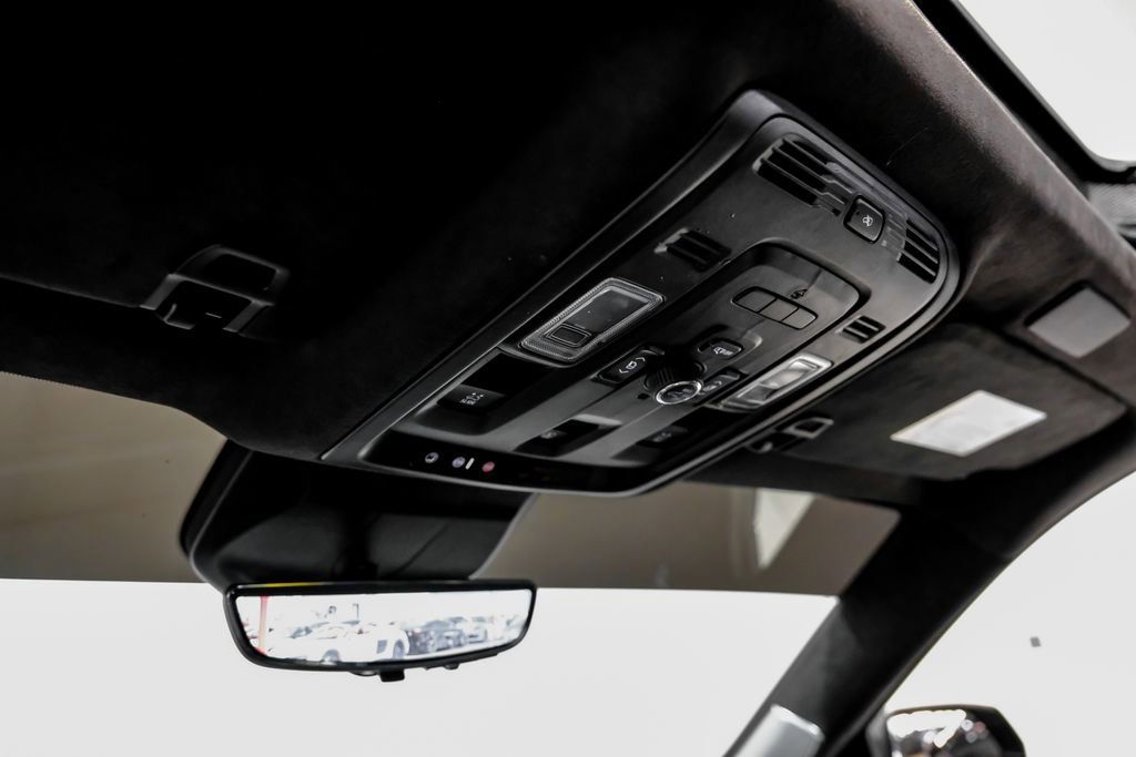 Used 2024 Cadillac Escalade V w/ LPO, ONYX Package image 23