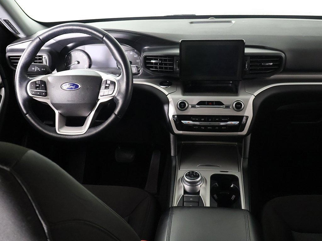 Used 2022 Ford Explorer XLT image 32