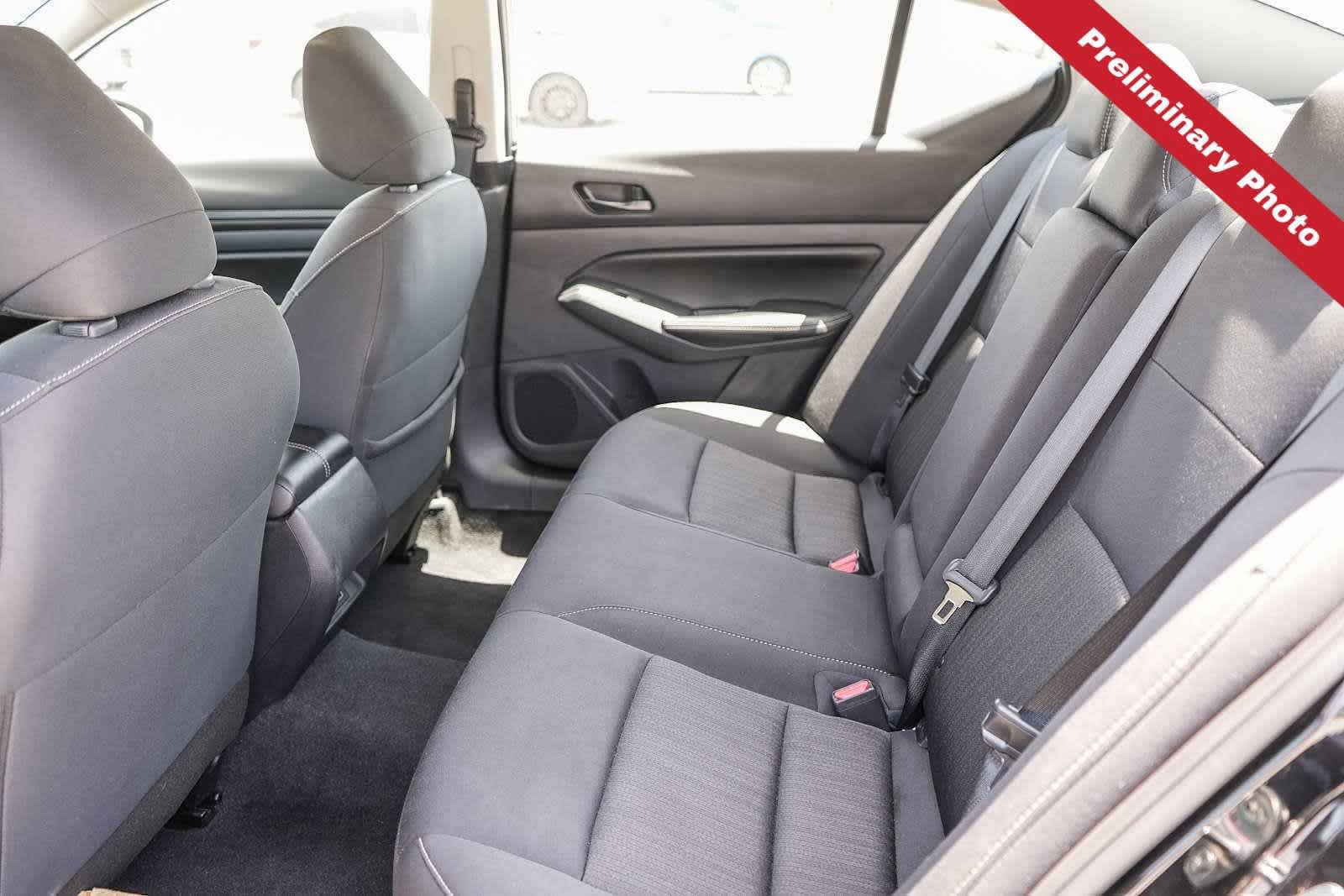 Used 2025 Nissan Altima 2.5 SV FWD image 13