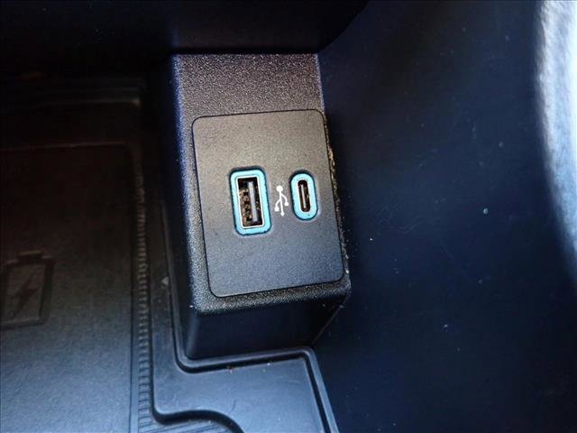 Certified 2024 Ford Edge Titanium image 20