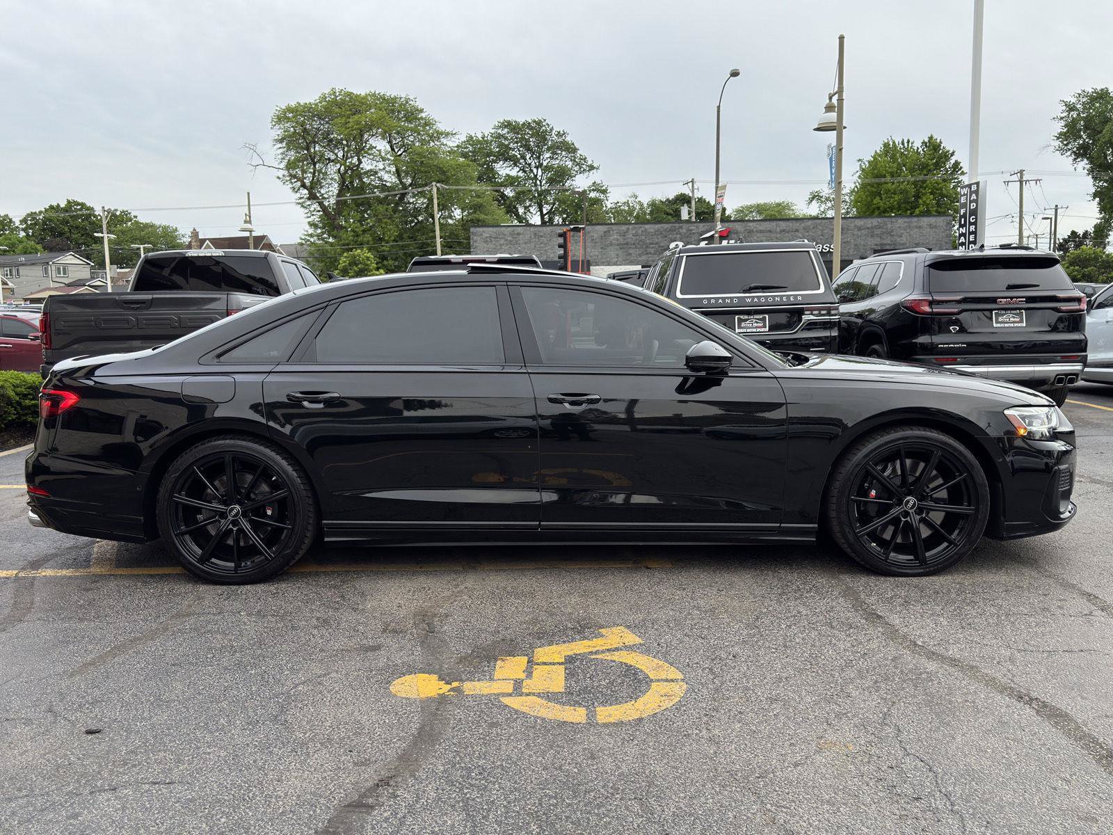 Used 2022 Audi S8 AWD/4WD image 18