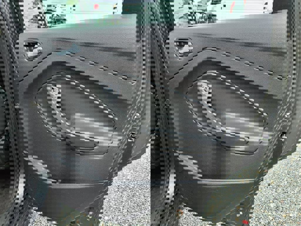 Used 2017 Ford C-MAX Energi SE image 14