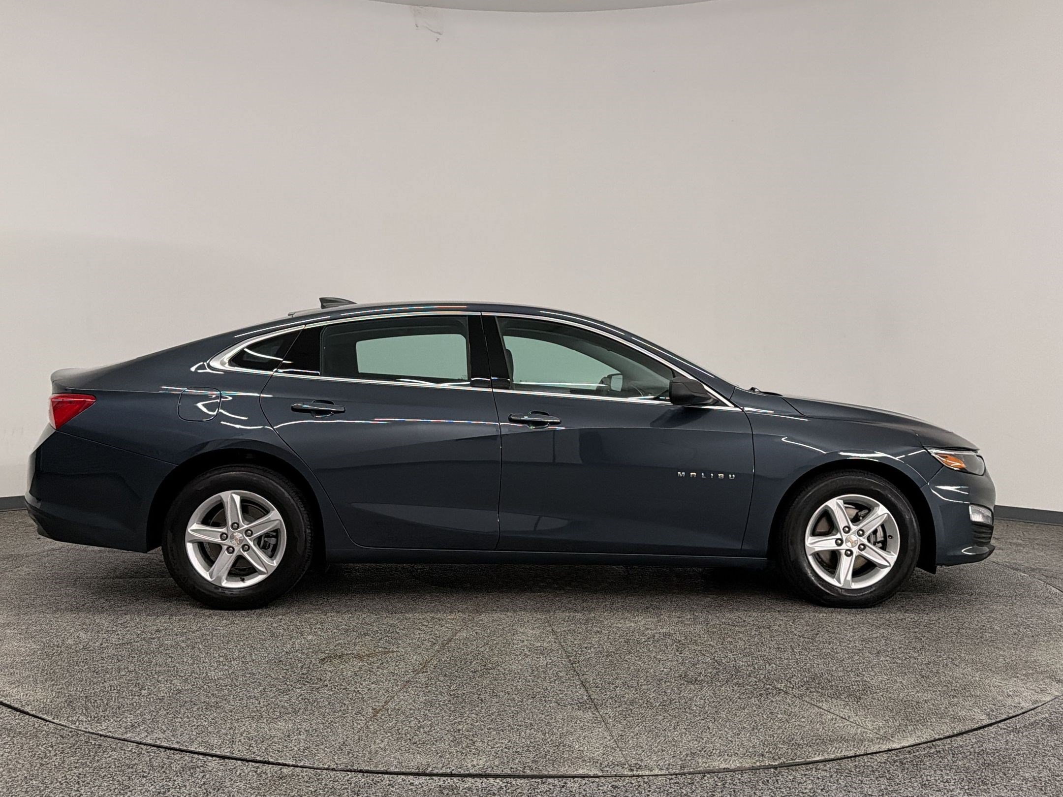 Used 2020 Chevrolet Malibu LS FWD image 7