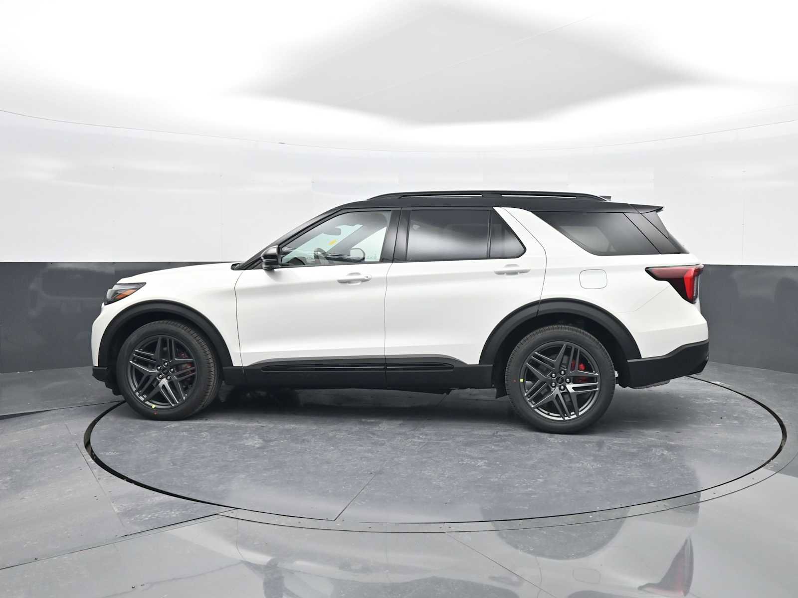 New 2026 Ford Explorer ST image 5