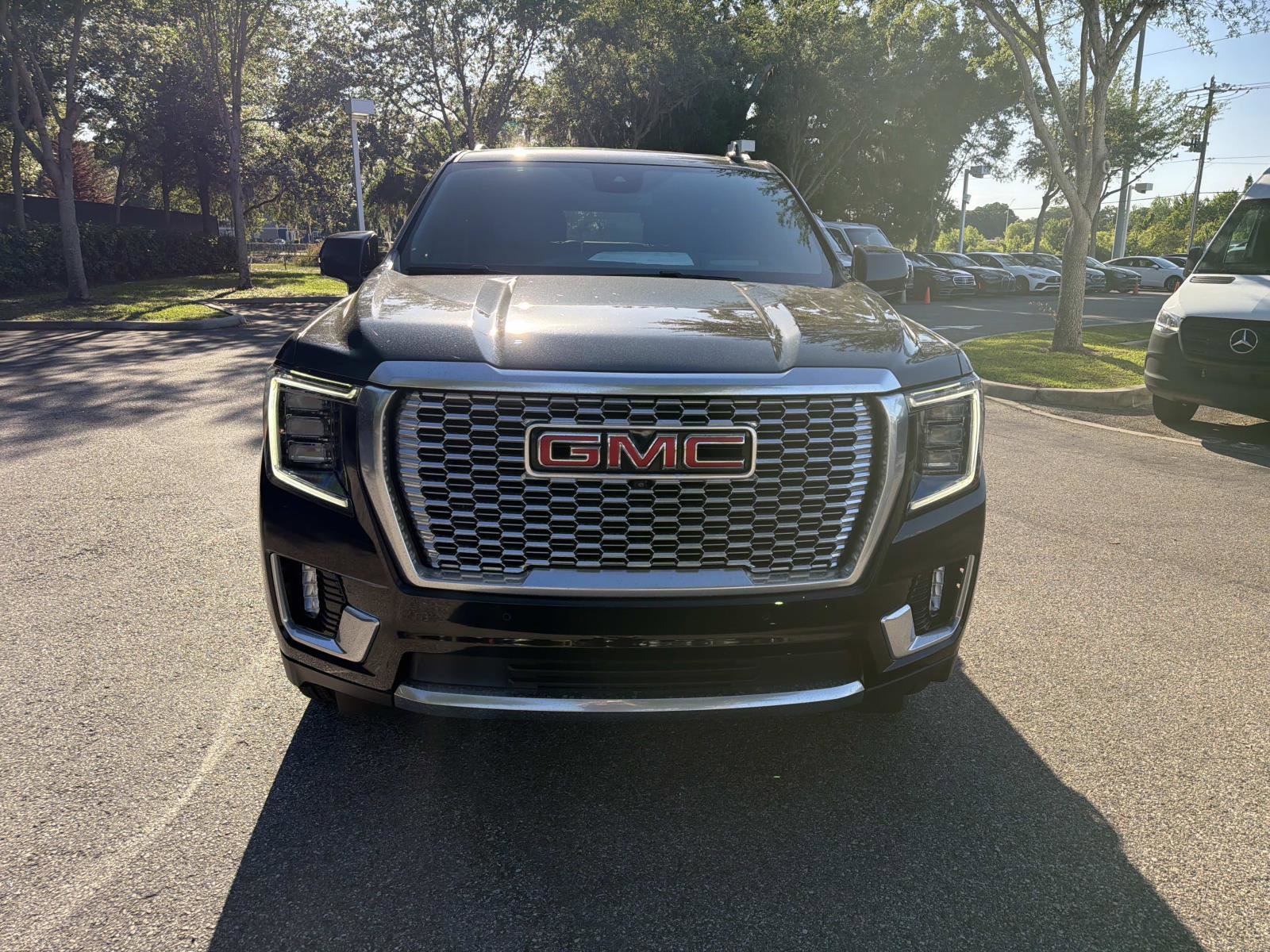 Used 2023 GMC Yukon Denali RWD image 8
