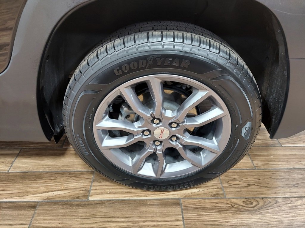 Used 2024 GMC Terrain SLT image 10