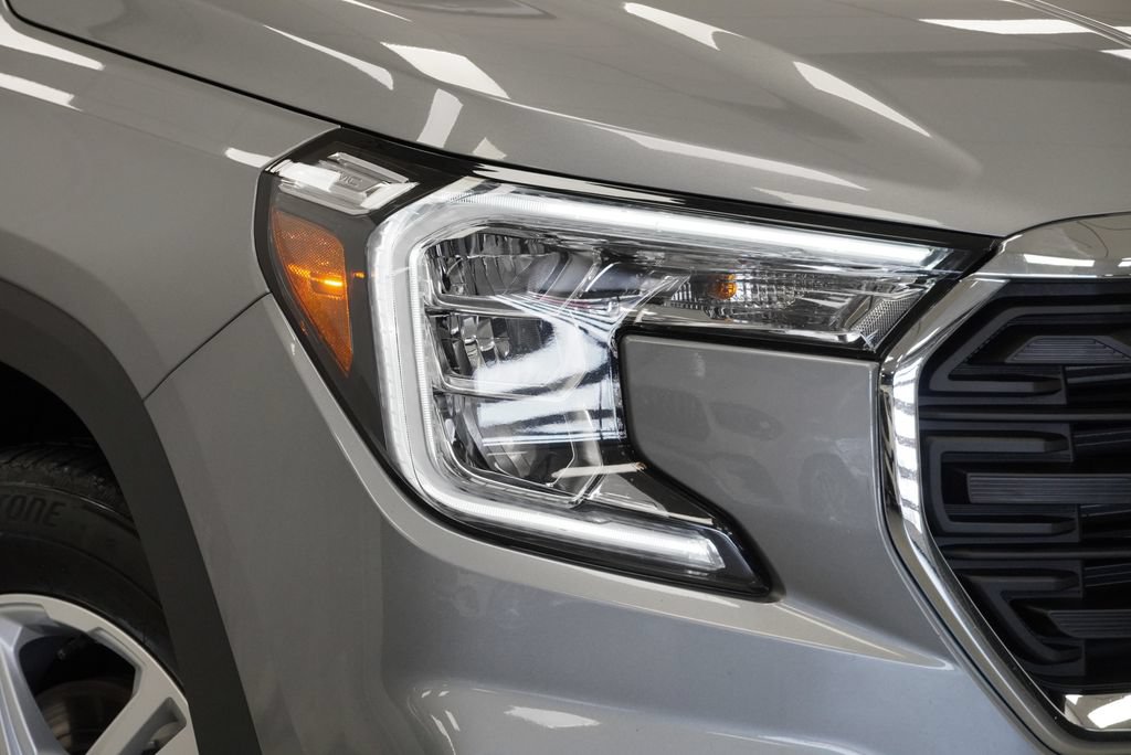 Used 2024 GMC Terrain SLE w/ Driver Convenience Package AWD/4WD image 32