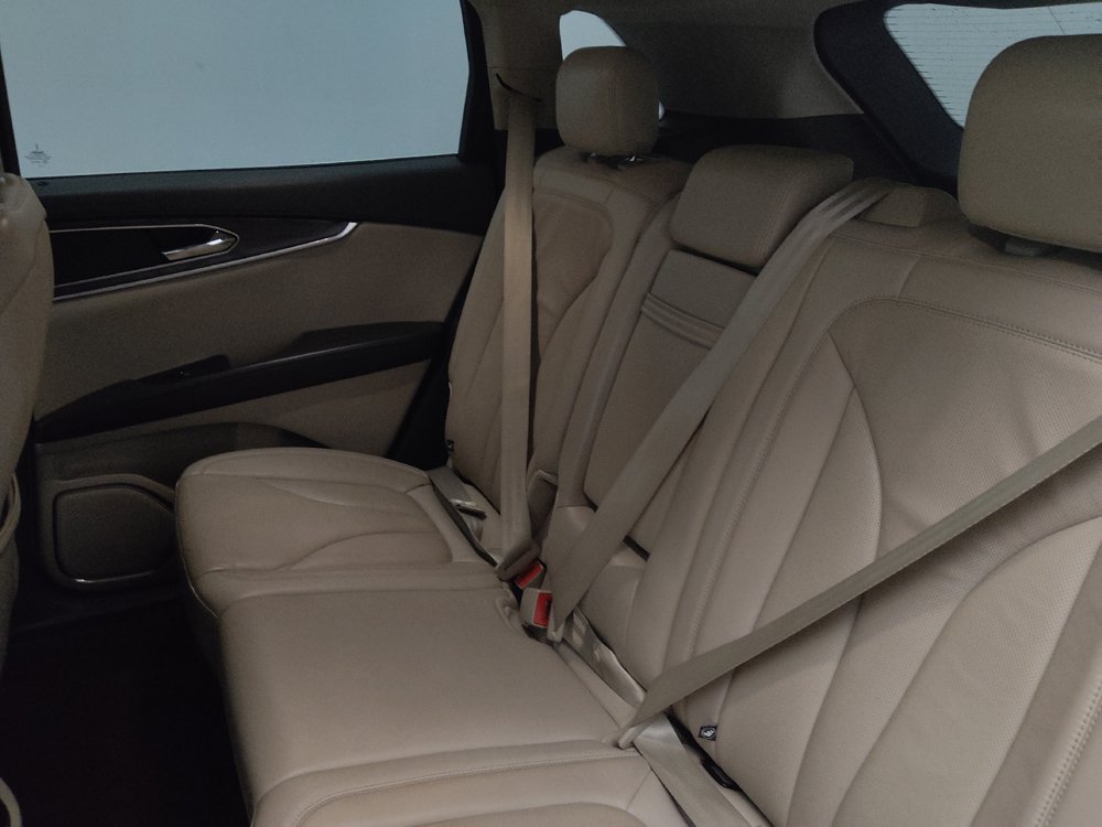 Used 2018 Lincoln MKX Reserve FWD image 18