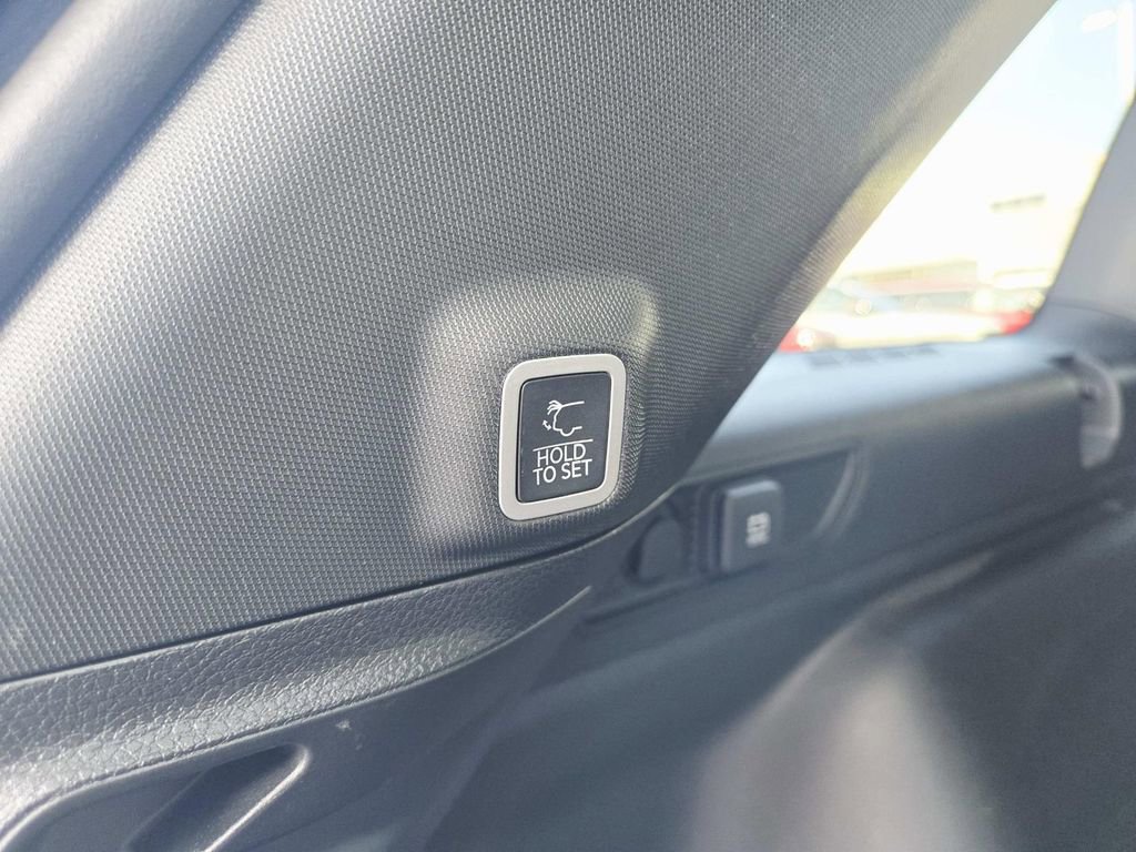 Used 2023 Jeep Grand Cherokee Altitude image 15