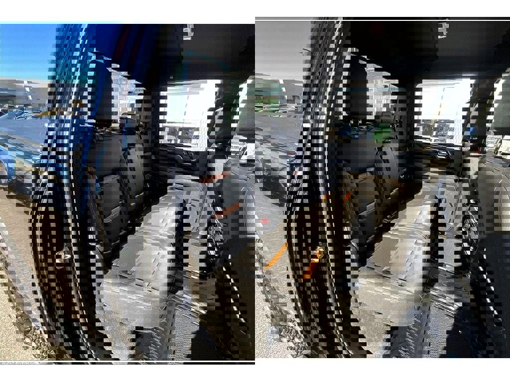 Used 2024 GMC Sierra 2500 AT4 image 30