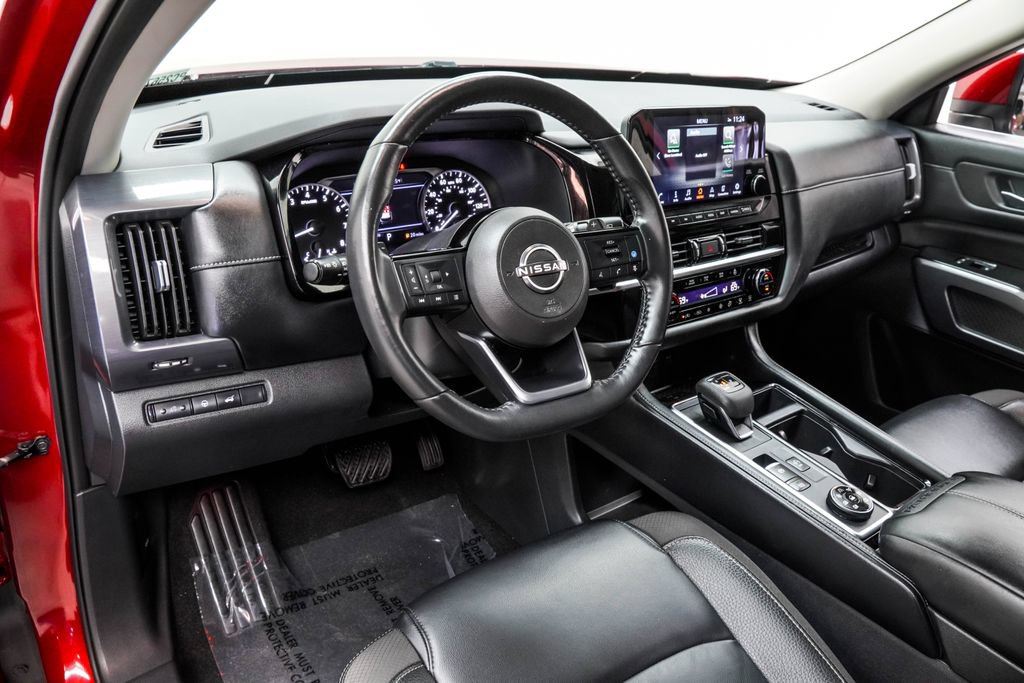 Used 2023 Nissan Pathfinder SL AWD/4WD image 19