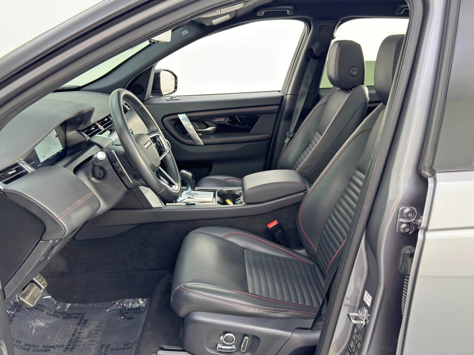 Used 2021 Land Rover Discovery Sport SE R-Dynamic image 16