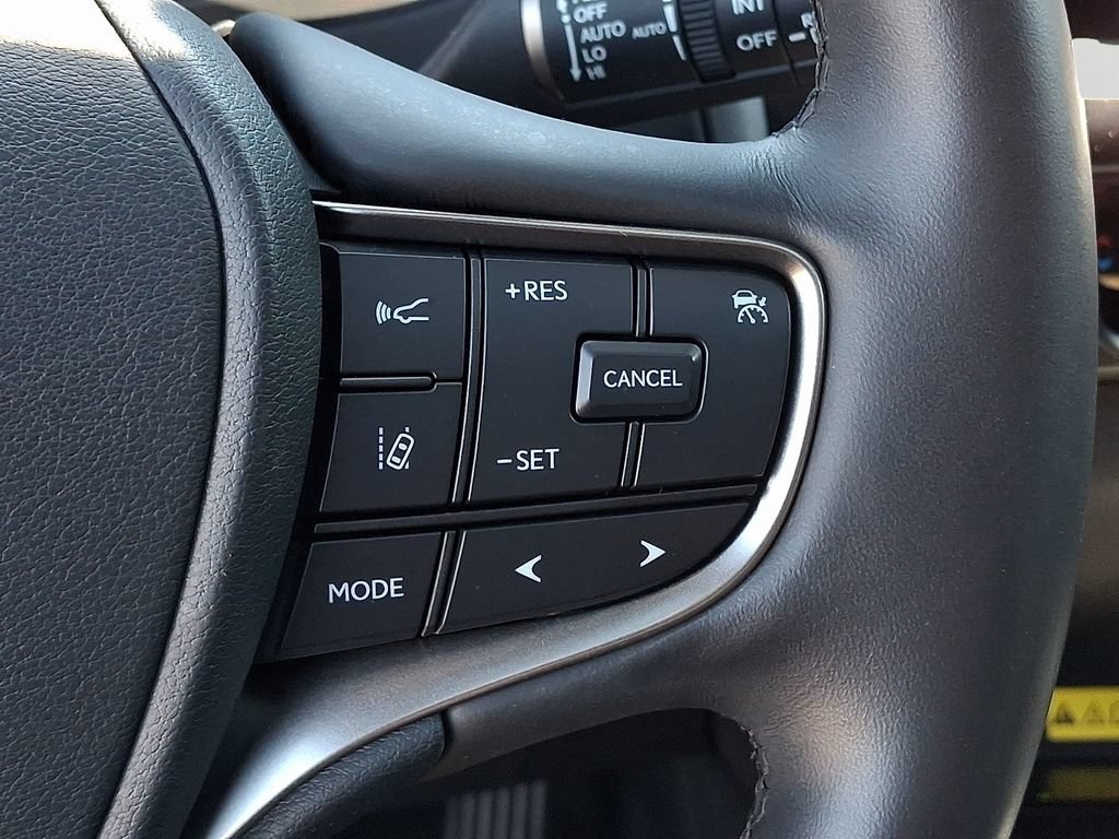 Used 2024 Lexus UX 250h AWD w/ Premium Package image 23