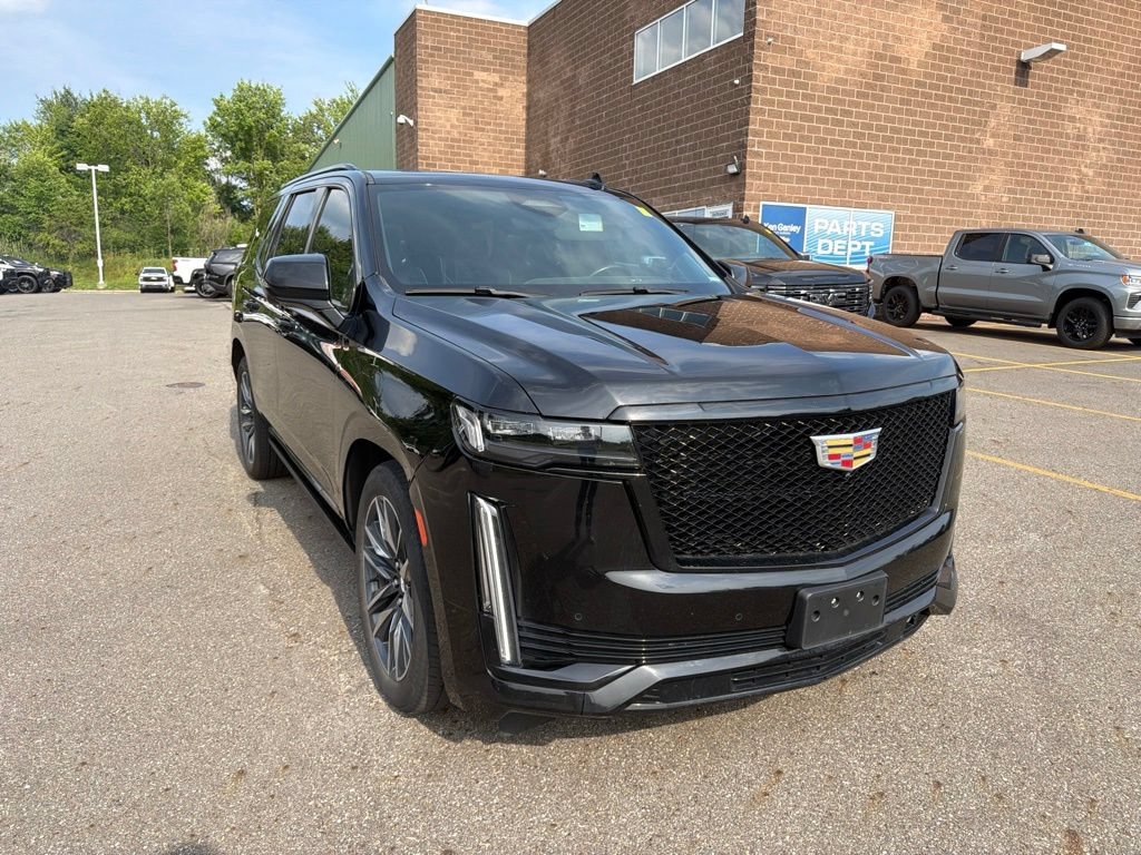 Used 2022 Cadillac Escalade Sport Platinum AWD/4WD image 2