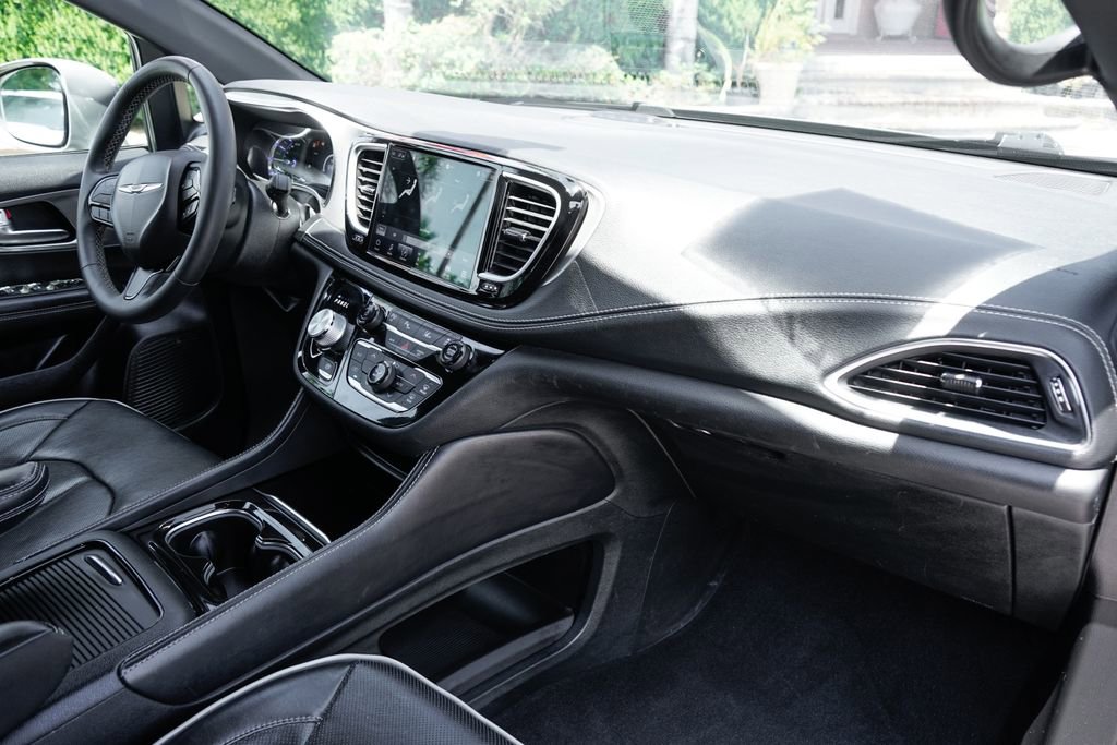 Used 2022 Chrysler Pacifica Limited w/ S Appearance Package FWD image 40