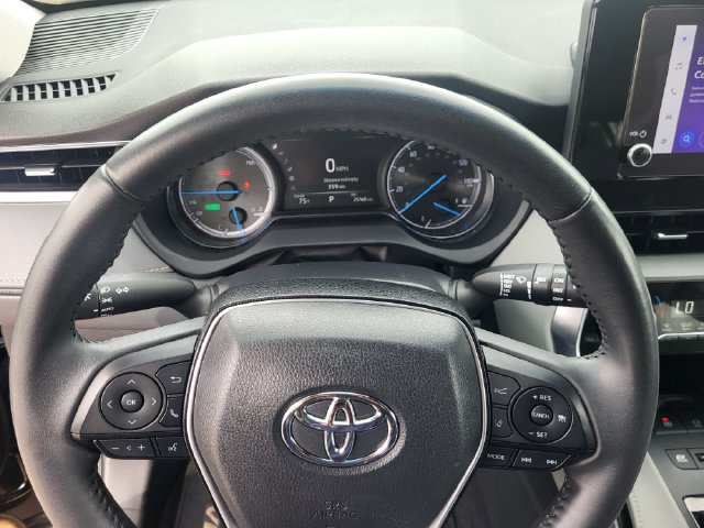 Used 2024 Toyota Venza LE AWD/4WD image 15