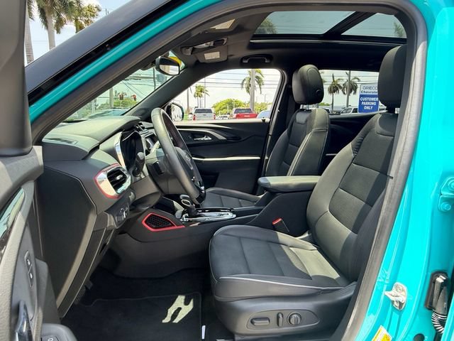 Used 2021 Chevrolet TrailBlazer RS w/ Sun and Liftgate Package FWD image 9