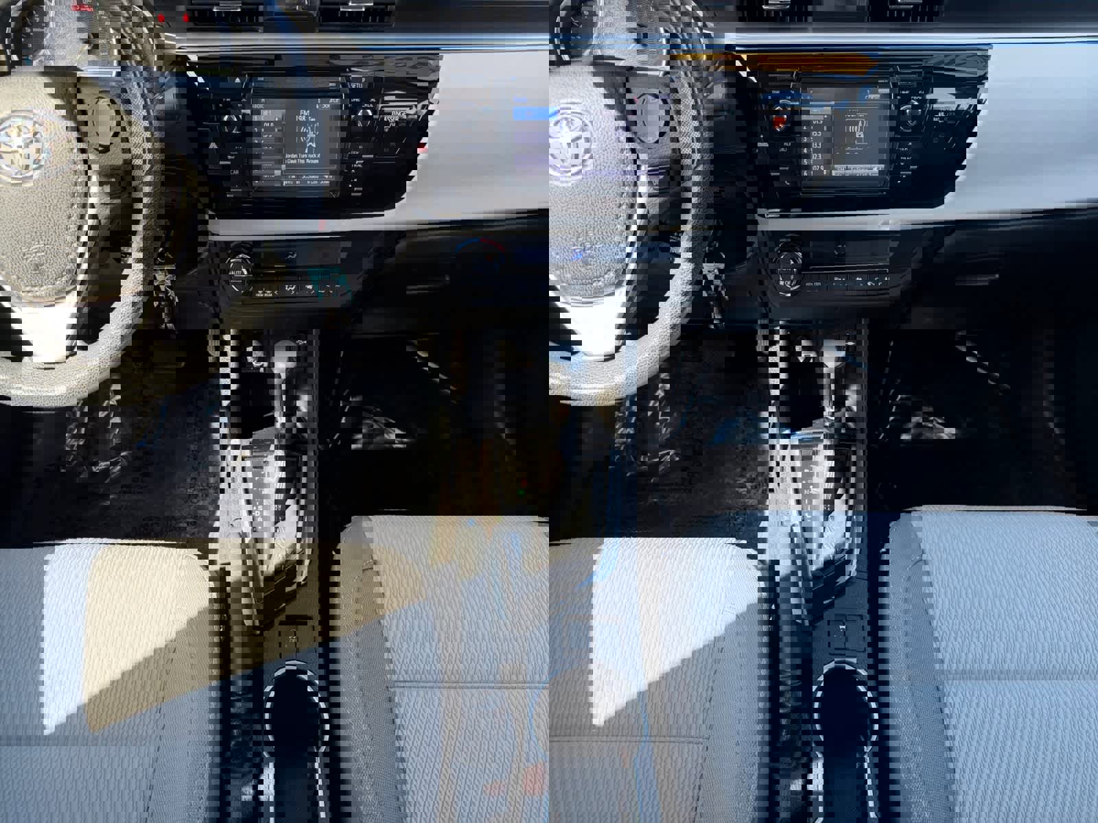 Used 2016 Toyota Corolla LE FWD image 16