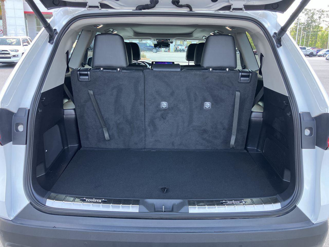 Certified 2024 Toyota Grand Highlander AWD image 32