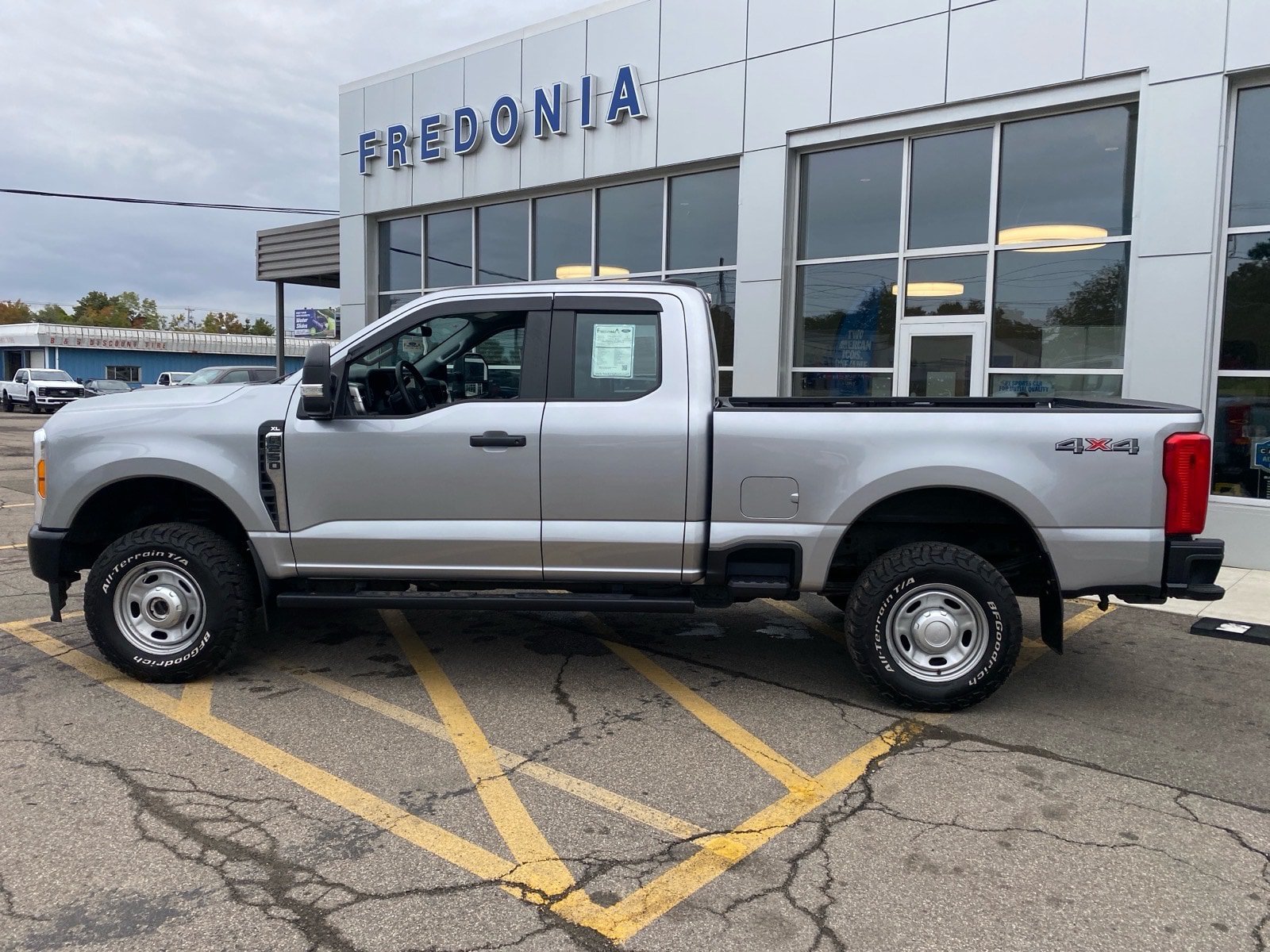 Used 2023 Ford F250 XL w/ Snow Plow Prep Package AWD/4WD image 3