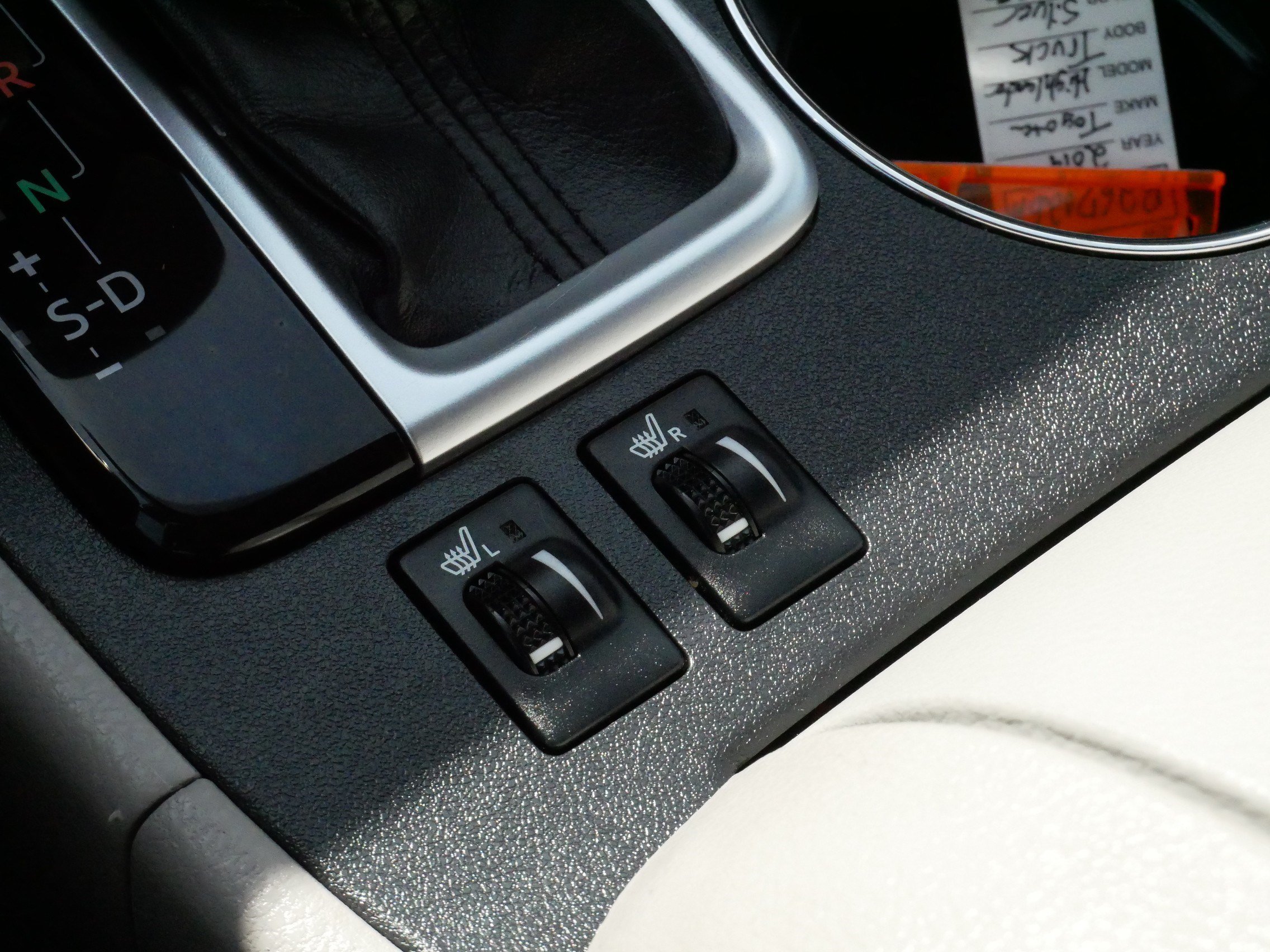 Used 2019 Toyota Highlander XLE AWD/4WD image 25