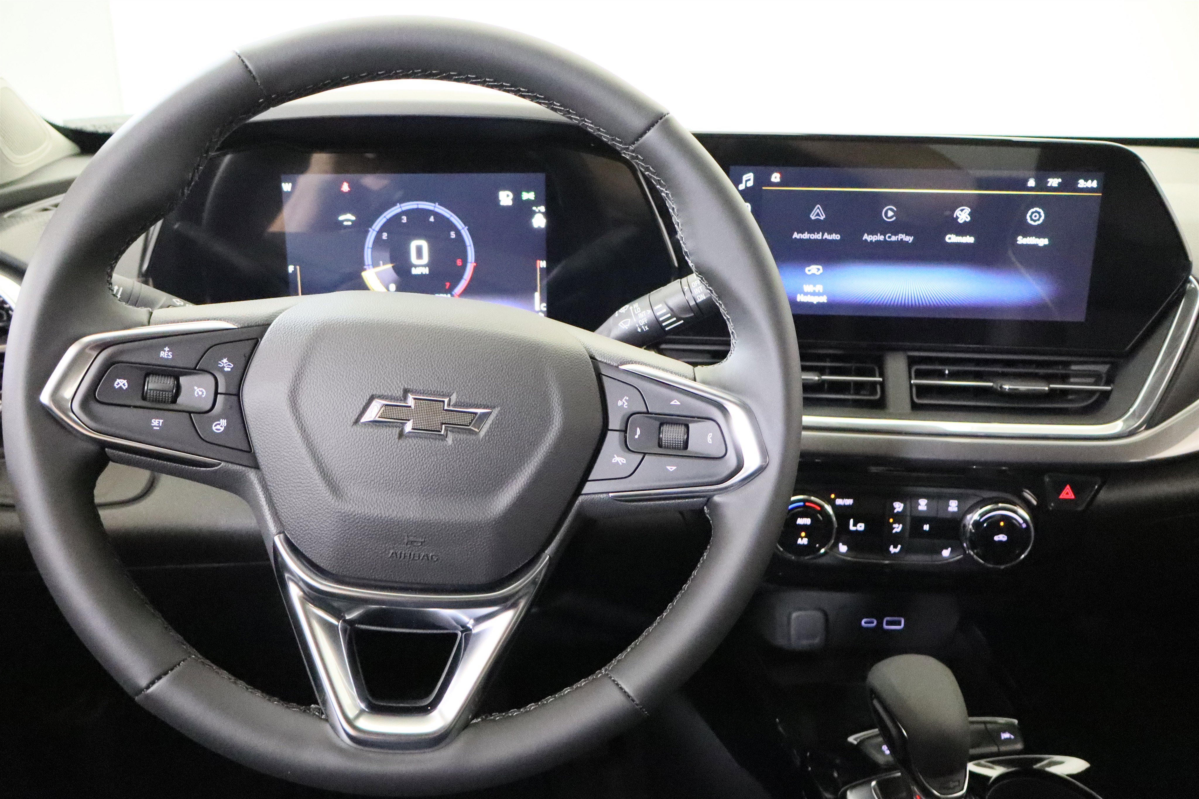 New 2026 Chevrolet Trax ACTIV w/ Sunroof Package FWD image 24