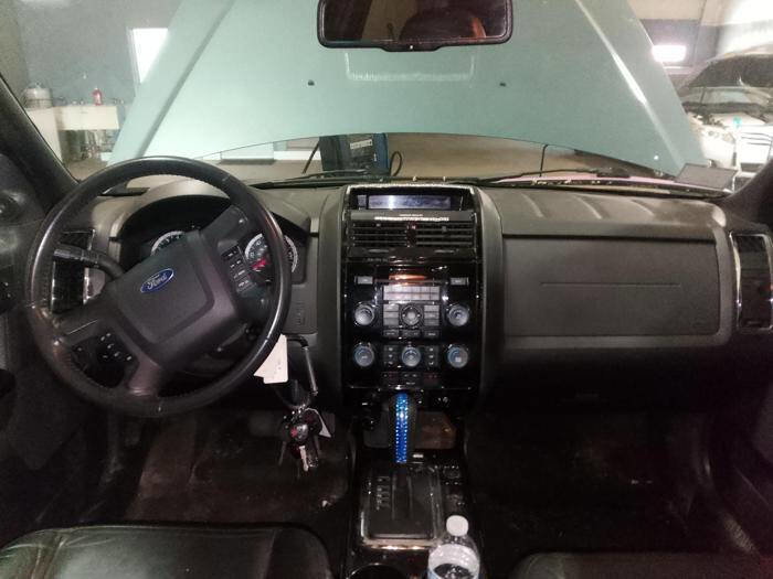 Used 2011 Ford Escape Limited w/ 302A Rapid Spec Order Code AWD/4WD image 34