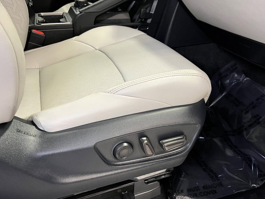 Used 2025 Toyota Tacoma Limited image 12