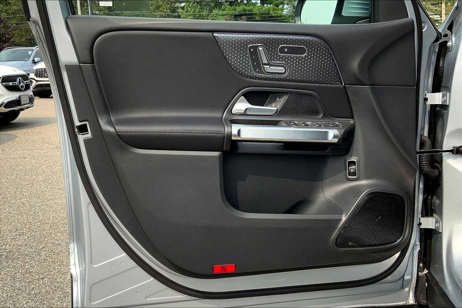 Certified 2026 Mercedes-Benz GLB 250 4MATIC image 14