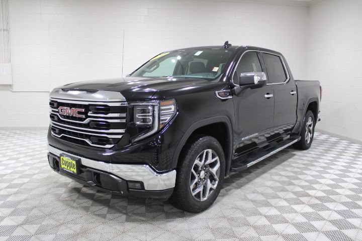 Used 2023 GMC Sierra 1500 SLT w/ SLT Premium Package AWD/4WD image 7