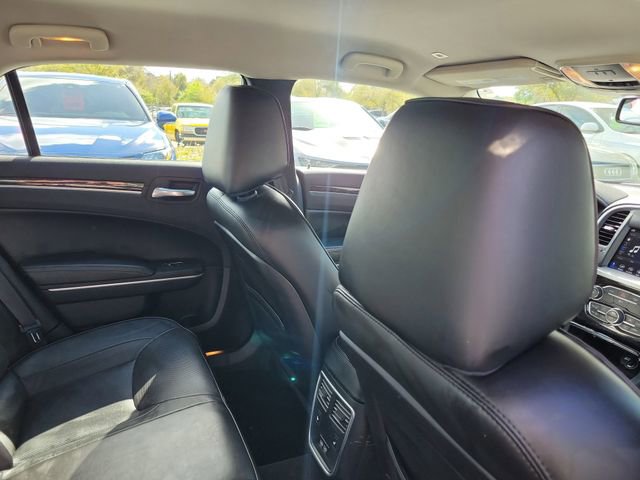Used 2019 Chrysler 300 Limited RWD image 28