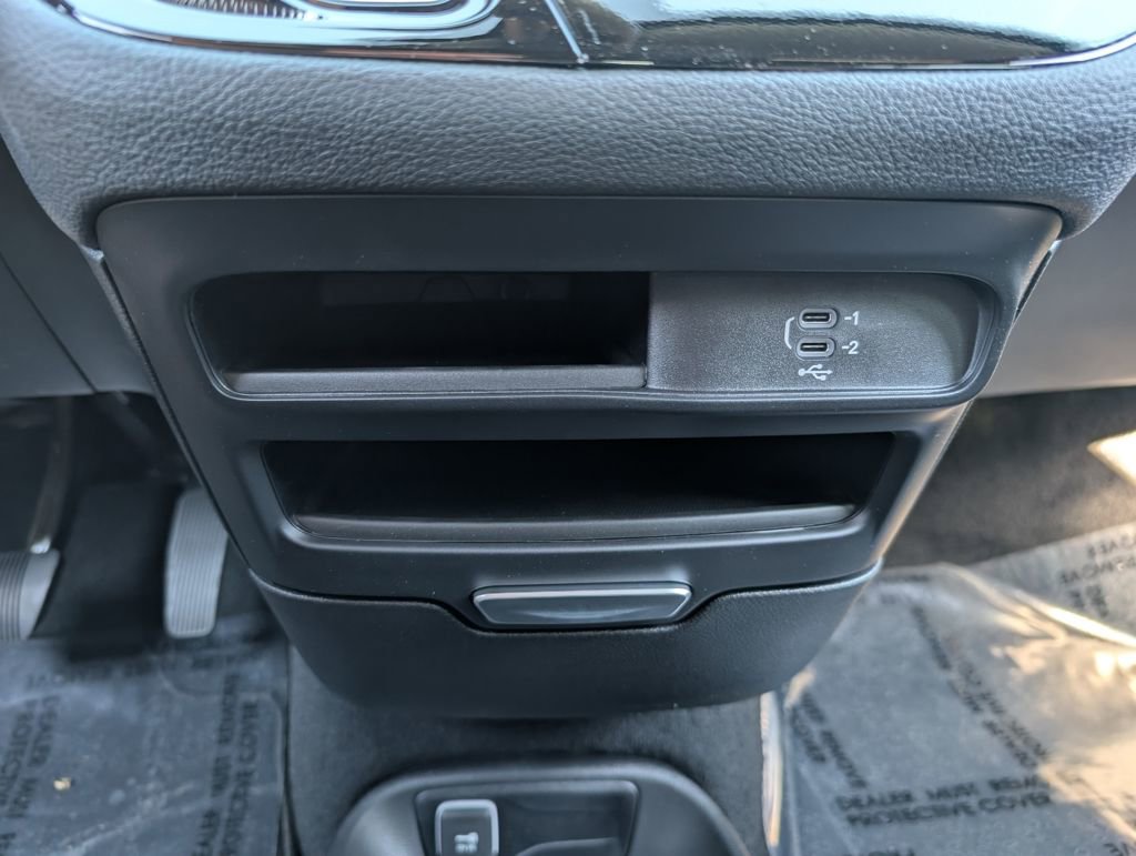 New 2026 Chrysler Pacifica Select w/ S Appearance Package image 32