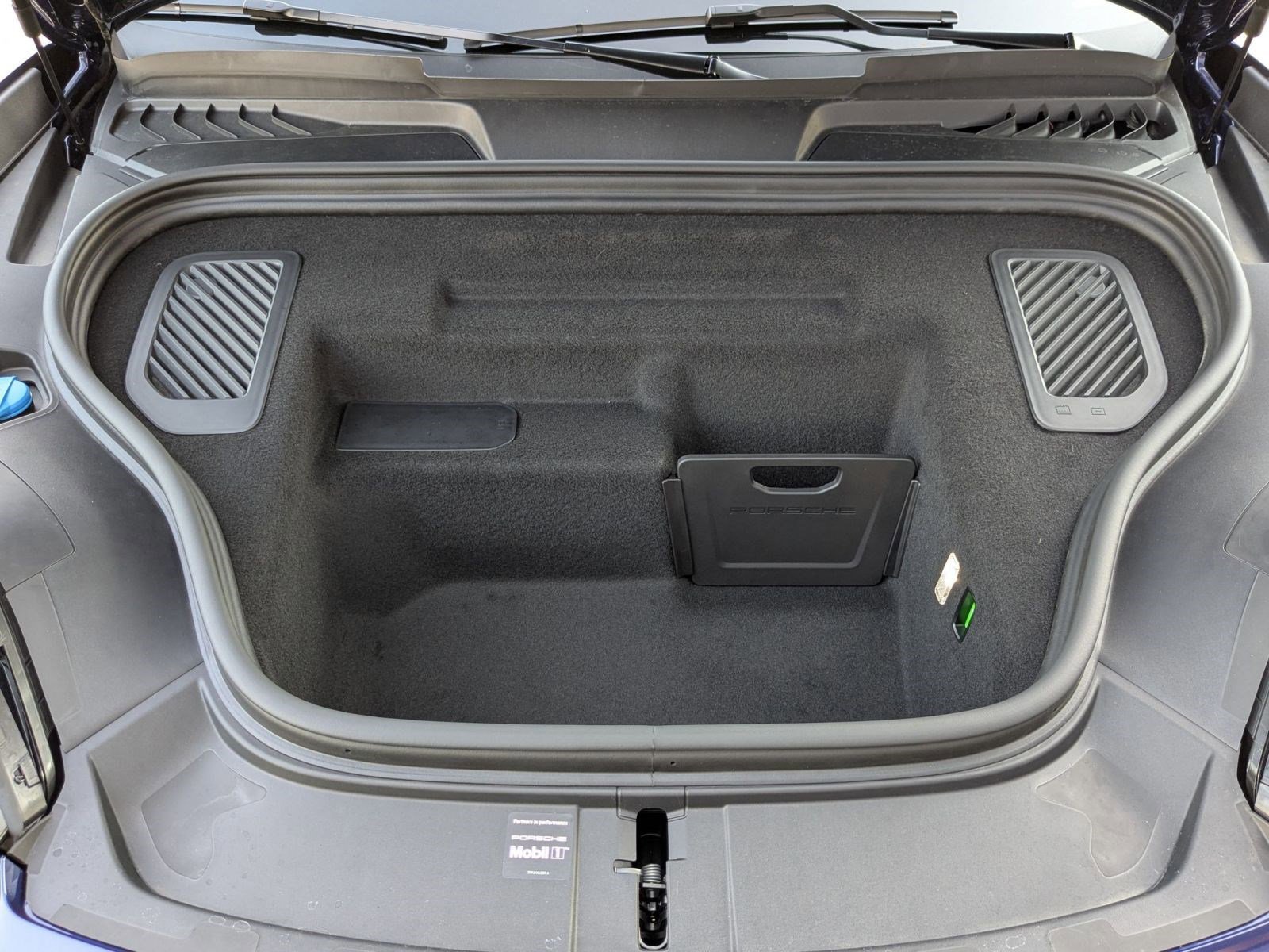 New 2025 Porsche Macan 4 Electric image 28