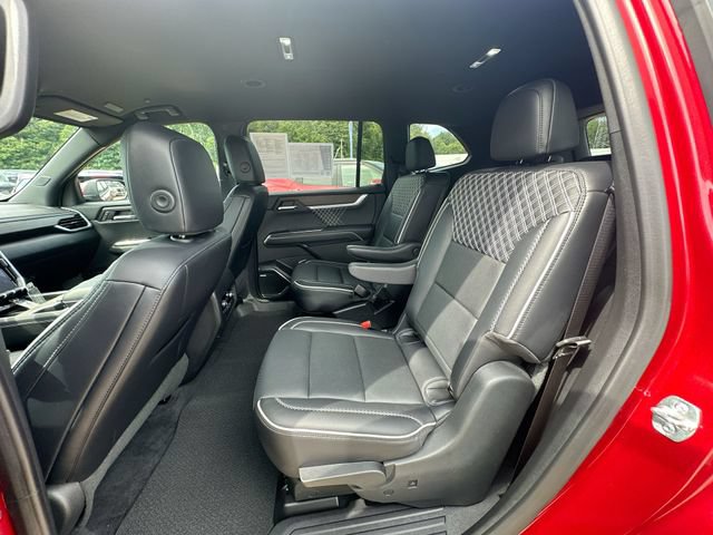 Used 2025 GMC Acadia Denali w/ LPO, Floor Liner Package FWD image 28