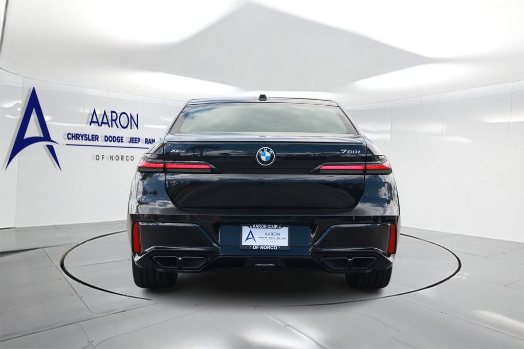 Used 2023 BMW 760i xDrive AWD/4WD image 3