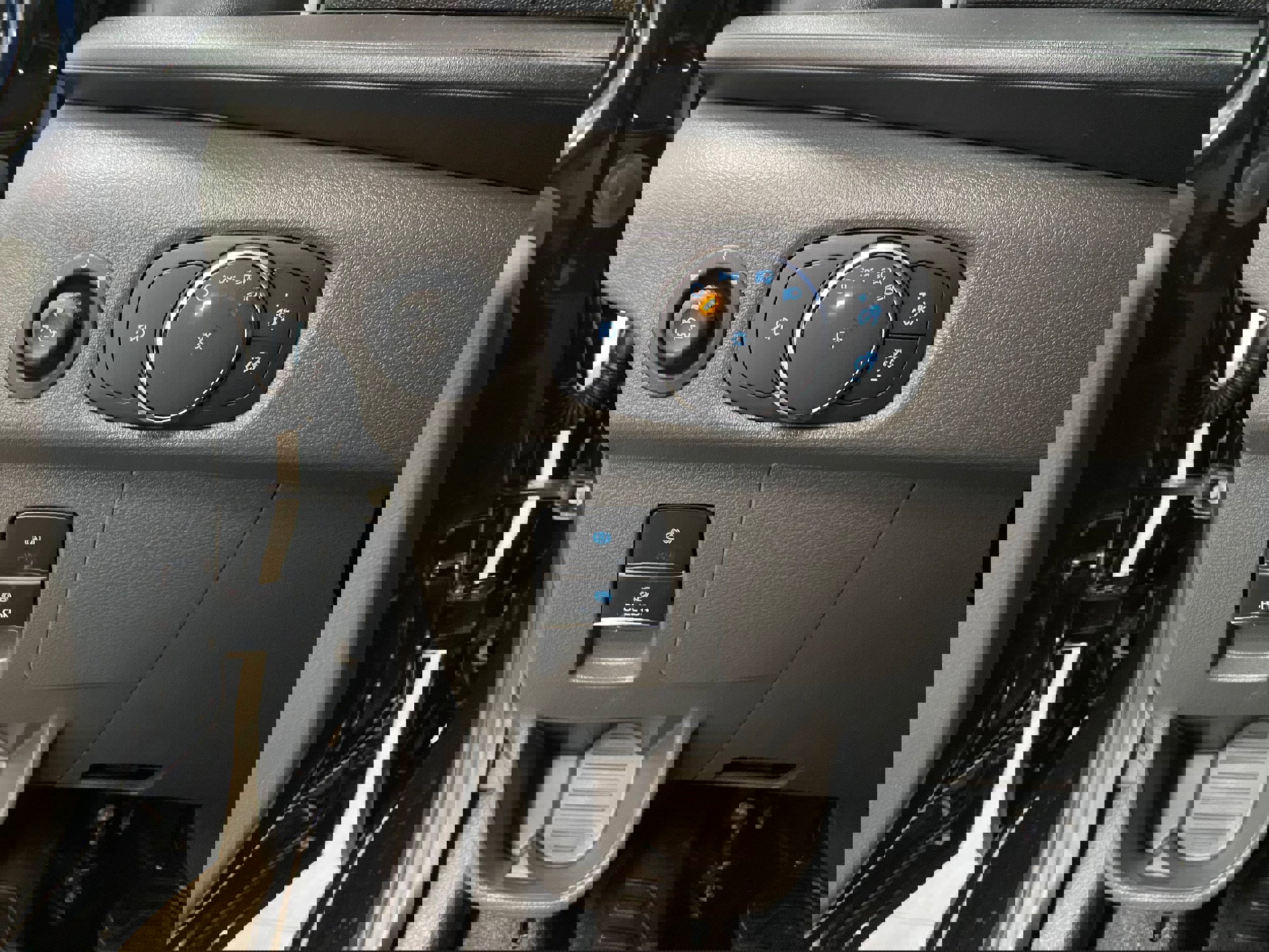 New 2026 Ford Transit 250 148 Medium Roof Extended AWD w/ Exterior Upgrade Package image 16